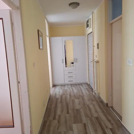 Διαμέρισμα Borac - Free Parking - Free Wifi