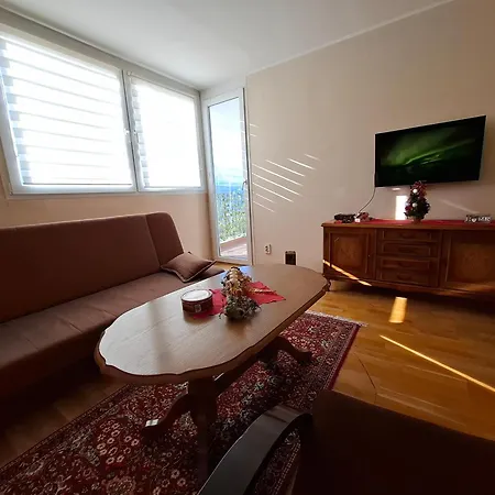 Apartment Borac - Balcony View & Free Parking